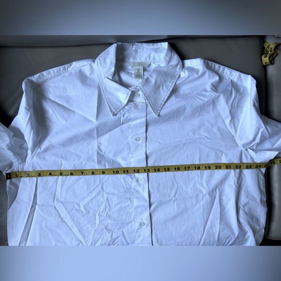H&M slightly oversized white oxford button down shirt - Picture 3 of 8
